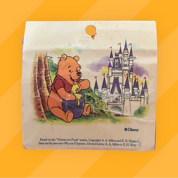 Winnie The Pooh Pin - Picture 5 of 5